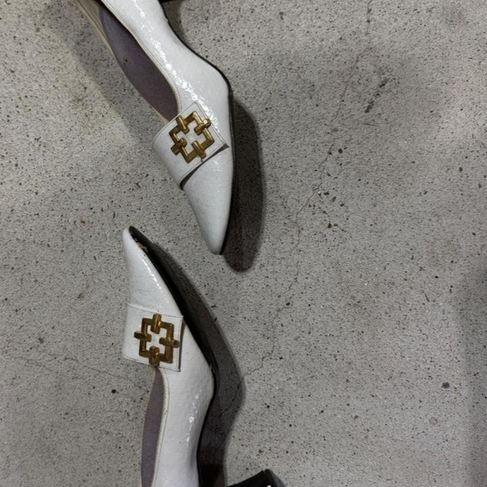 Vintage Spiegel White Snakeskin Embossed Pumps Gold Buckle Heel Est 9